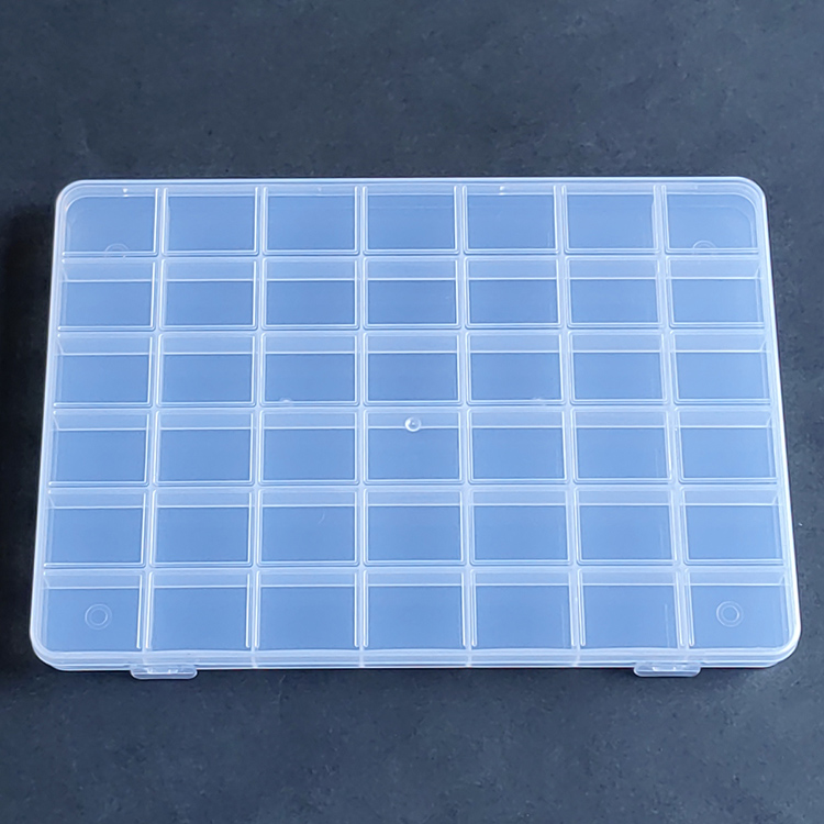 42 Grid Plastic Organizer Box 23.2x16.5x1.8cm