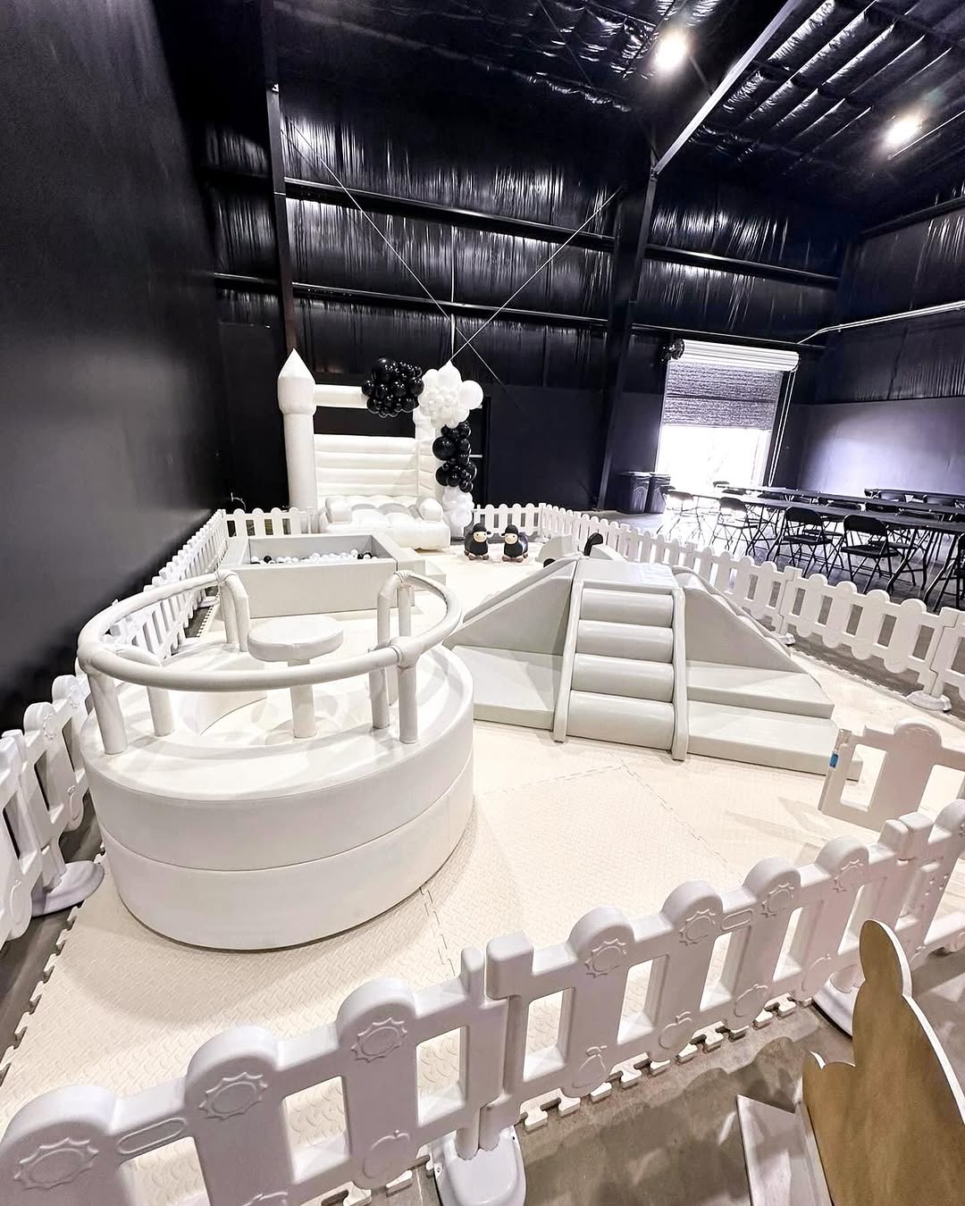 white color package set and good quality toddler soft indoor outdoor children's equipment with Carousel set paket warna putih dan perlengkapan anak indoor outdoor lembut berkualitas baik dengan Carousel