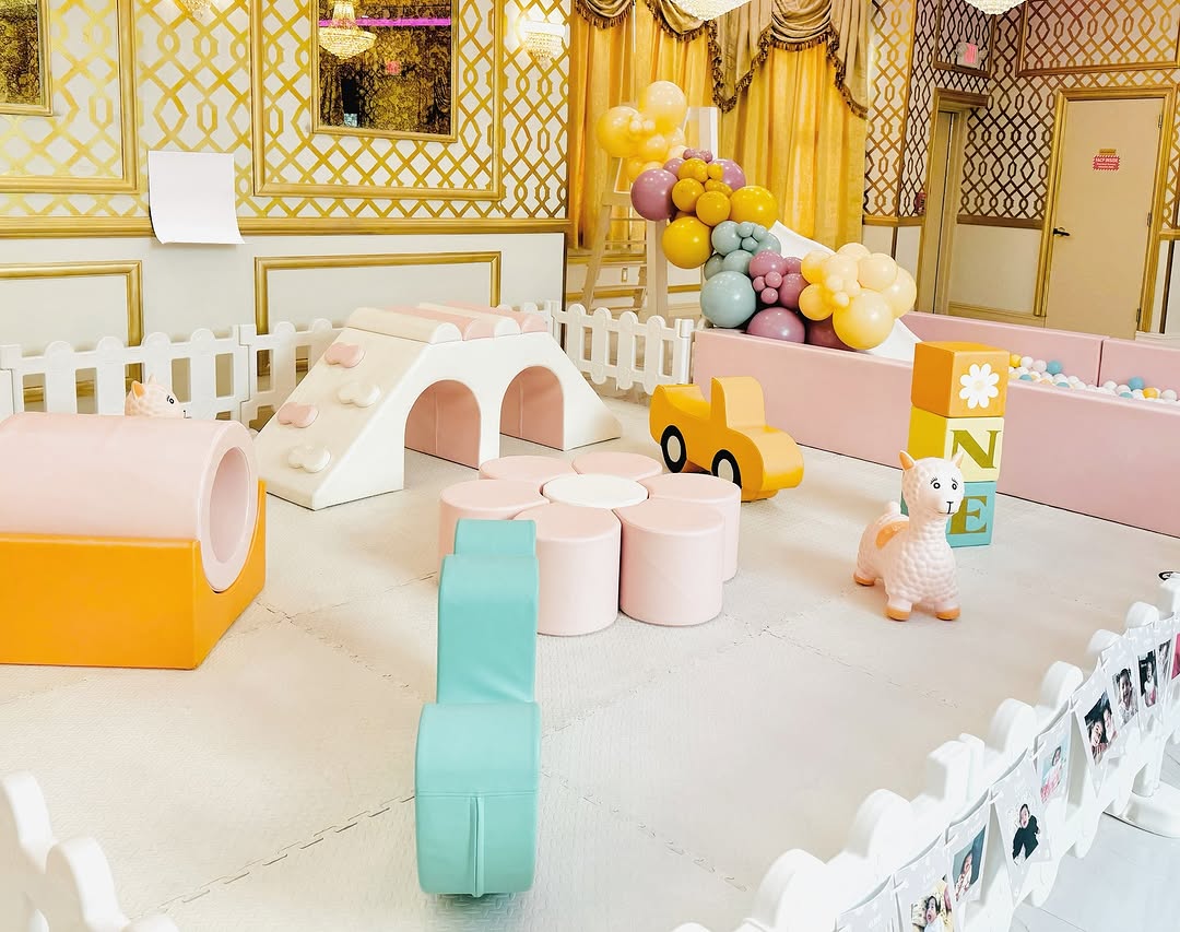 Customized boys girls indoor soft play equipment sets Maßgeschneiderte Indoor-Softplay-Sets für Jungen und Mädchen