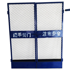 施工电梯门升降机防护门施工电梯楼层防护门