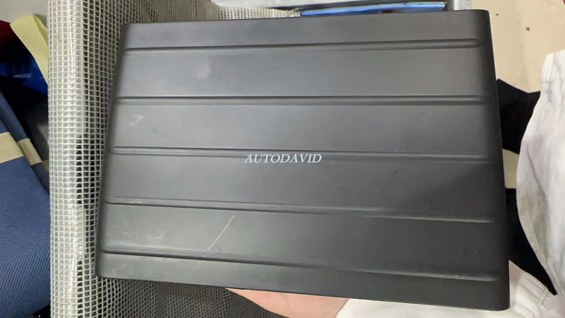 الغطاء السفلي للشبكة الأمامية OEM: YL004141XT بيجو 4008 2017 الصين (P84)/بيجو 3008 5008 2017 الخارج DVD39-0701-18