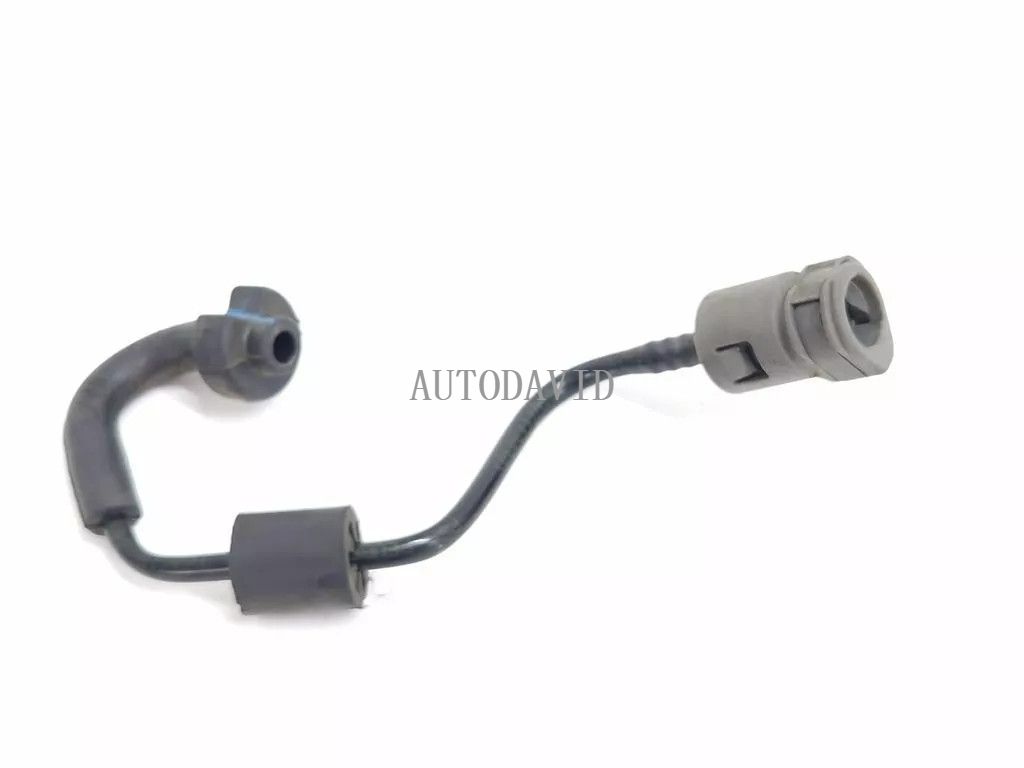 أنبوب فراغ التحكم في أنابيب خط الوقود لبيجو 5008 P87 1.2T OEM: 9804306280 HS02-023-056