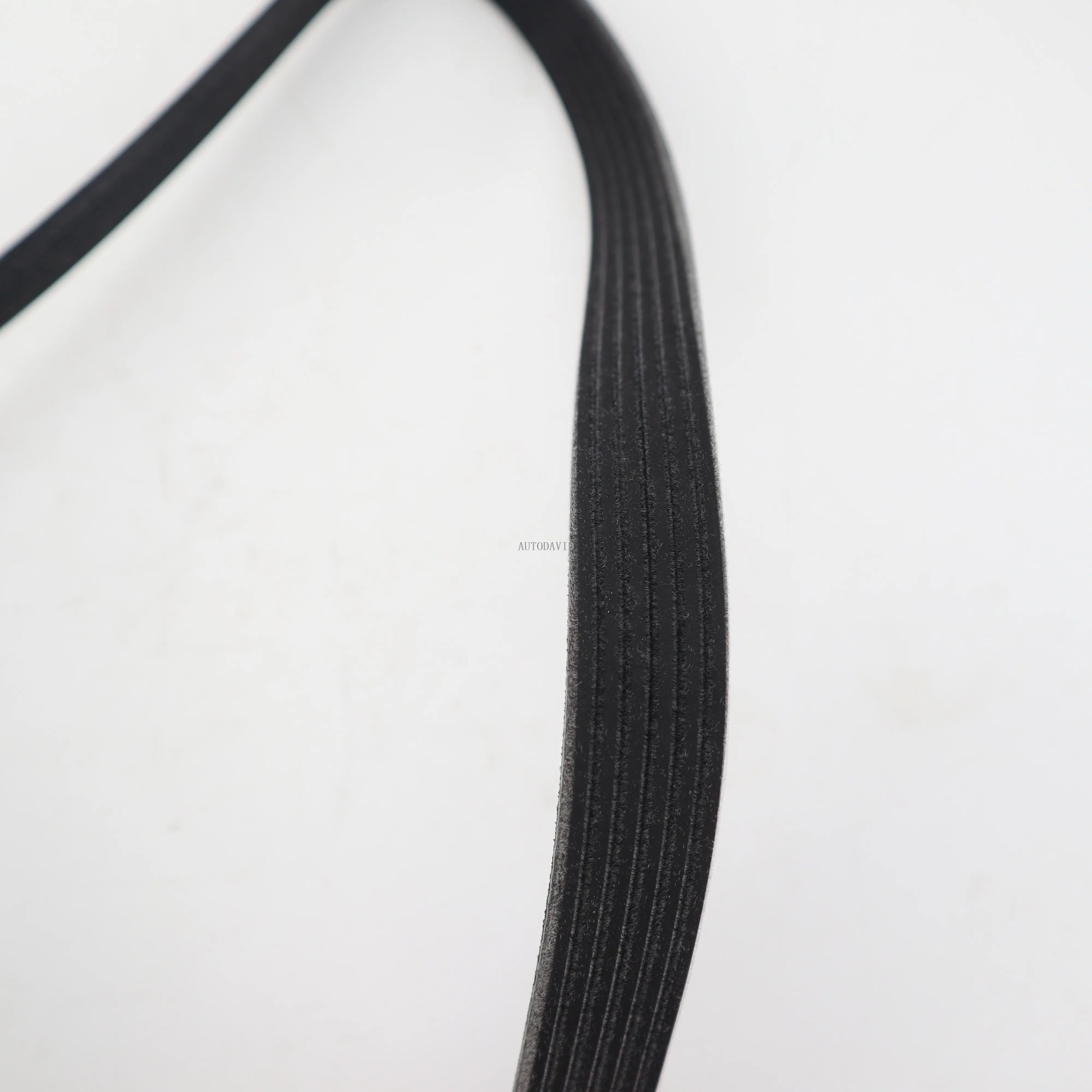 مروحة حزام عالية الجودة لبيجو 2008 308 408 سيتروين C3 C4 DS4 1.2T OEM: 9808281380 5750W1 5750XW 6PK1040 9633010480 HS01-017-005