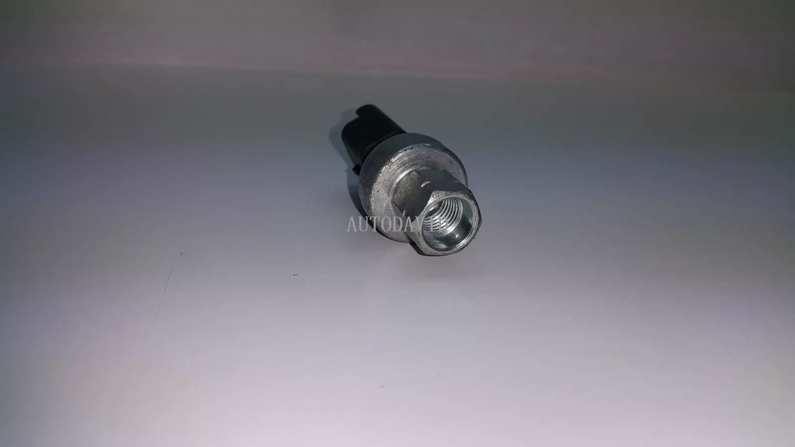 تكييف الهواء مفتاح مستشعر الضغط لبيجو 206 207 307 308 407 607 807 OEM: 6455Z3 9647971280 9678362280 HS02-027-051