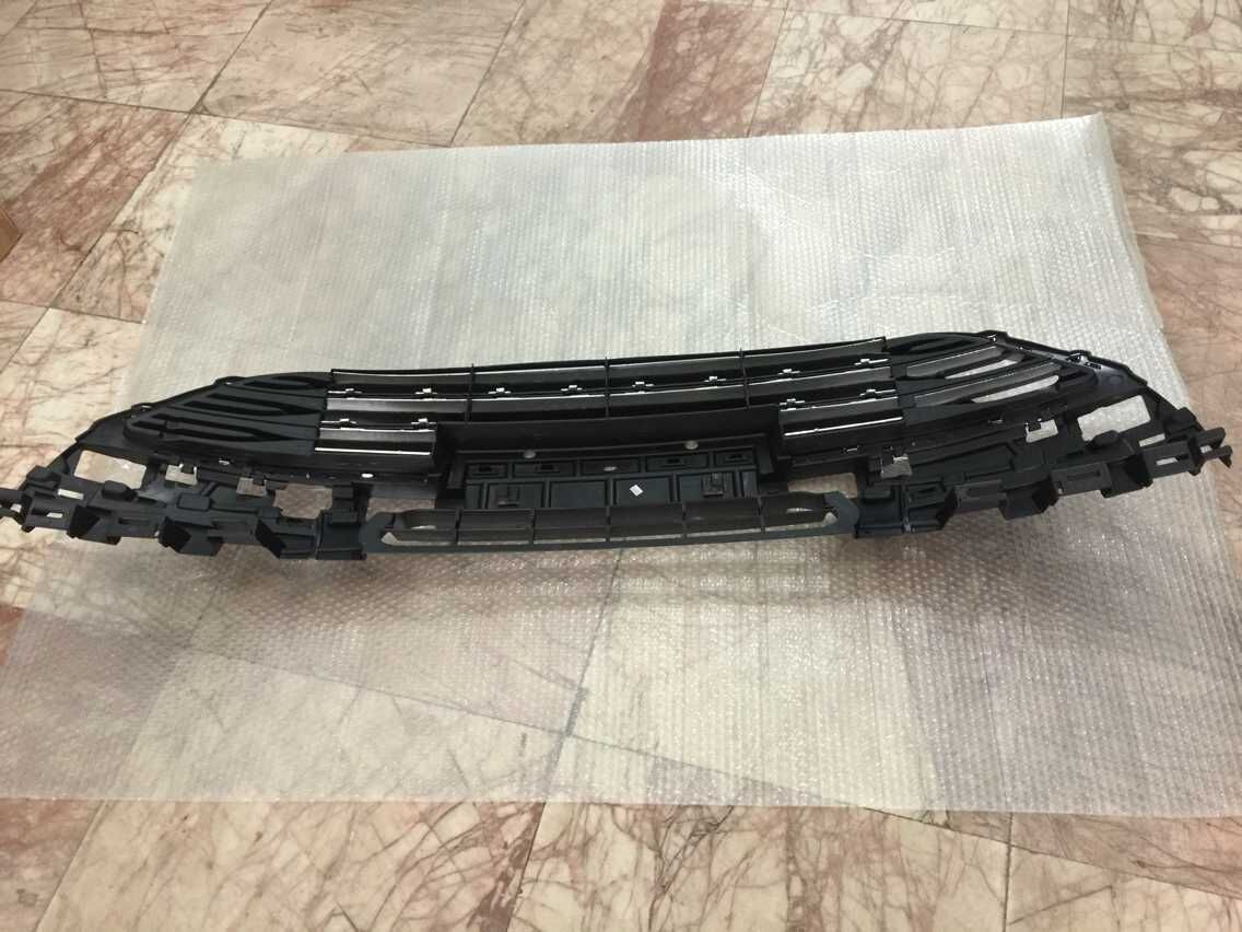 الشبكة الأمامية كاملة CN PEUGEOT 408 T73A 2013 OEM:(前中网总成,标致408,编号:T73A,2013年产,中国规) DVD27-0701-02