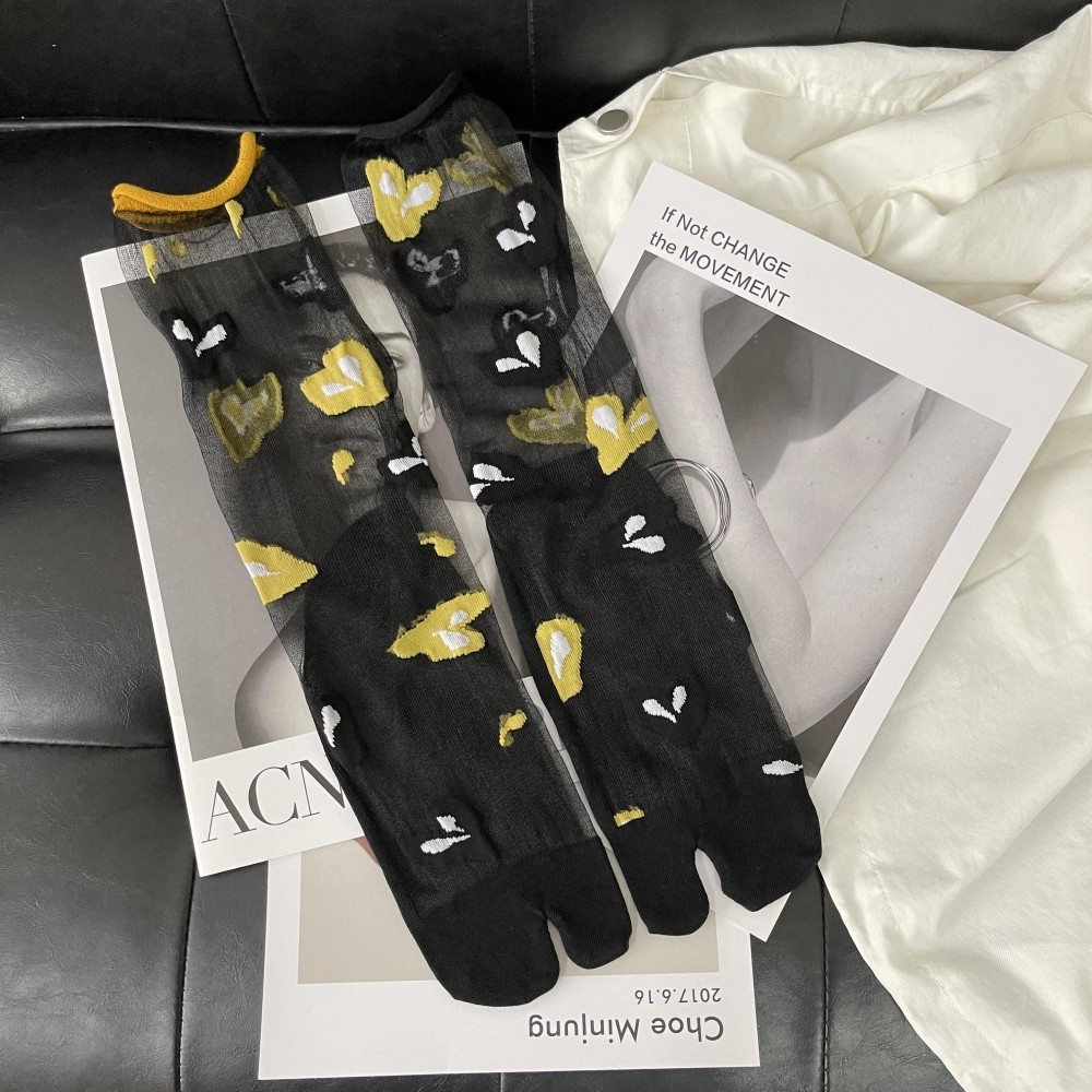 China Supplier Wholesale Tube Split Toe Girls Slouch Socks Cute Trendy Women Socks