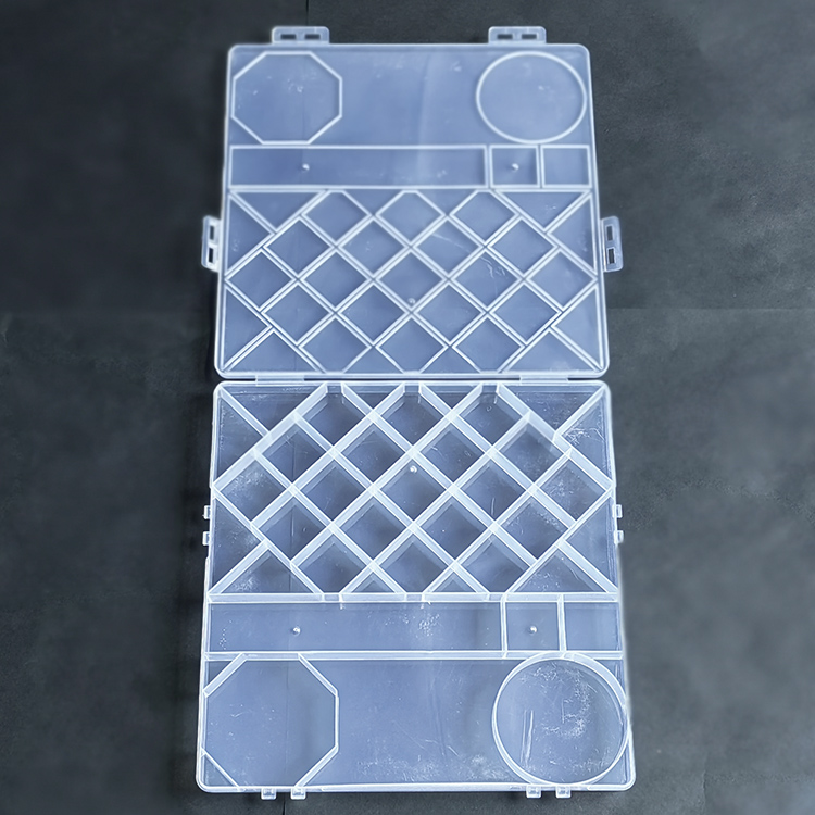 33 Grid Plastic Organizer Box 22.6x22.6x1.8cm