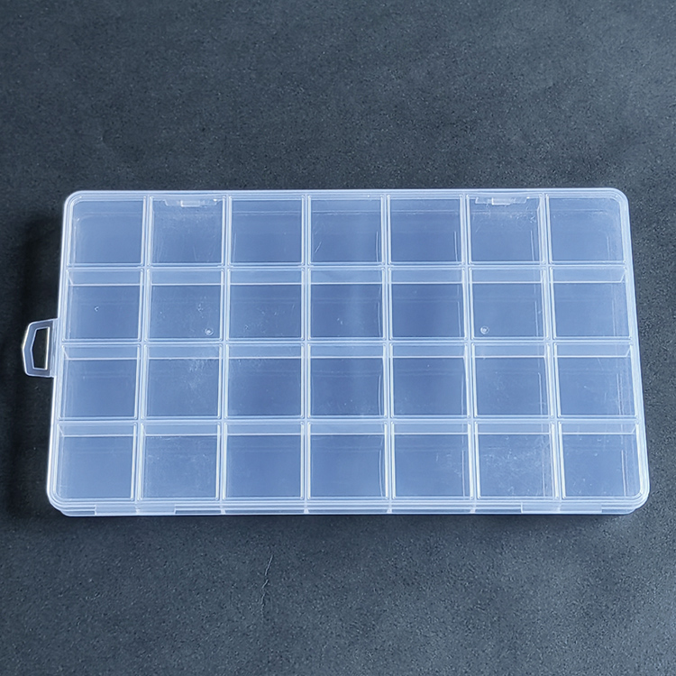 28 Grid Plastic Organizer Box 22.4x13.3x1.8cm