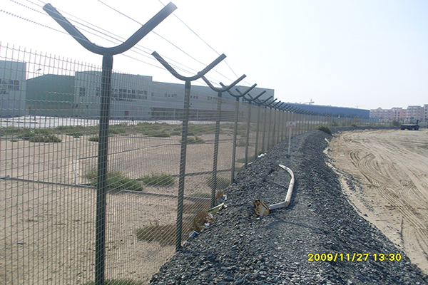 Wave Mesh Fence