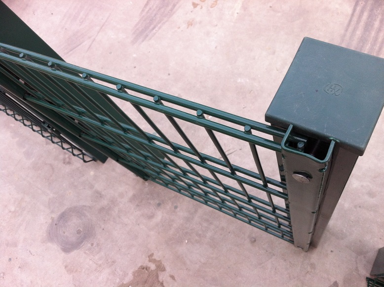 656 and 868 Mesh Fence