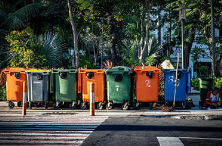 outdoor trash cans 户外垃圾桶