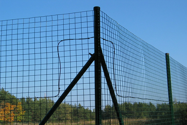 Wave Mesh Fence