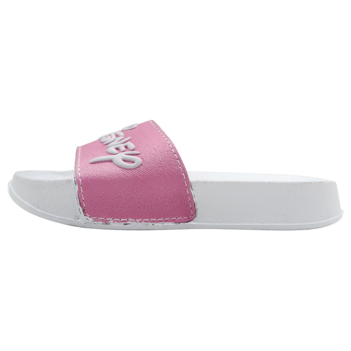 Zapatilla con logotipo de Disney en la parte superior