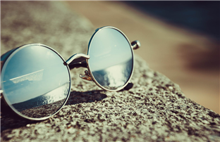 Do You Have to Wear Reading Glasses When You Are Old?