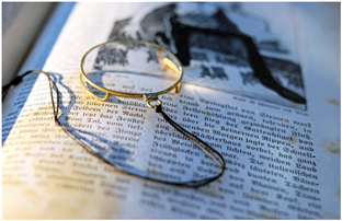 What Is The Difference Between Reading Glasses and Bifocal Glasses?