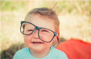 How to Choose a Suitable Pair of Glasses for the Child?