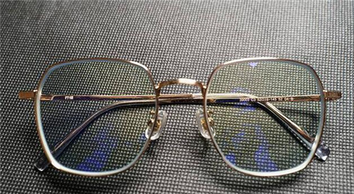 Is It Bad To Wear Blue Light Glasses All Day?