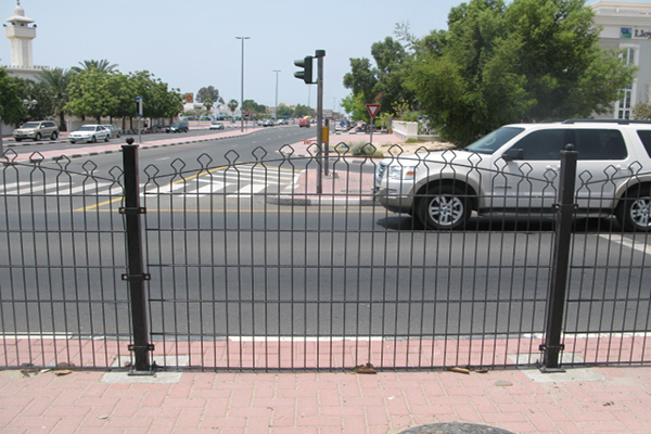 656 and 868 Mesh Fence