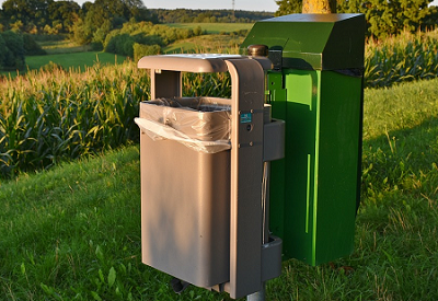 outdoor trash cans 户外垃圾桶