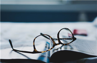 What Are the Advantages and Disadvantages of Multifocal Lenses?