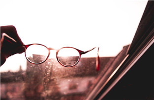 How to Clean Glasses Properly?