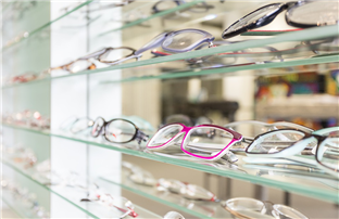 How Do Middle-aged And Elderly People Buy Reading Glasses?