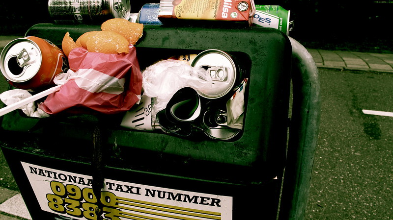 outdoor trash cans 户外垃圾桶