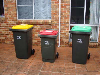 outdoor trash cans 户外垃圾桶