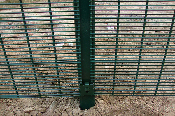 464 Mesh Fence
