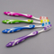 Cepillo de dientes para adultos con diseño abocinado