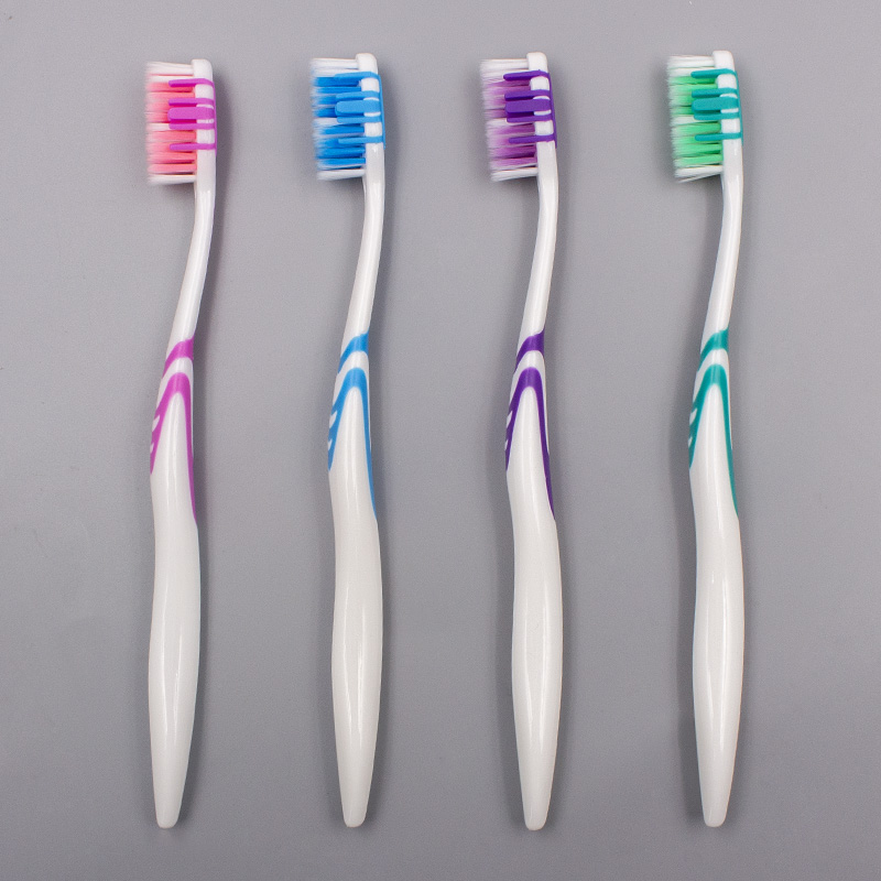 Cepillo de dientes especial para adultos con cola de golondrina