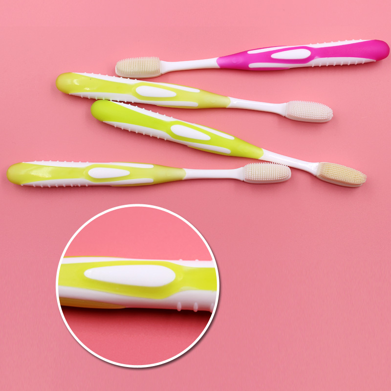 Brosse à dents adulte à poils nanométriques remplaçables