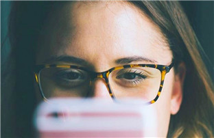 Are Anti-blue Glasses Useful? Can We Wear Anti-blue Glasses for a Long Time?