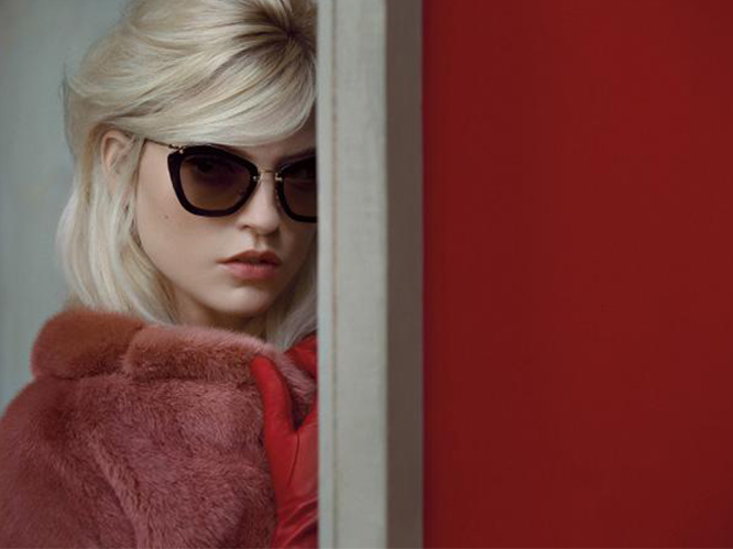 Choose the right sunglasses to modify your face.