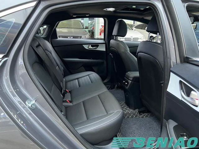 kia-cerato-k3-rear-seats kia-cerato-k3-арткы орундуктар
