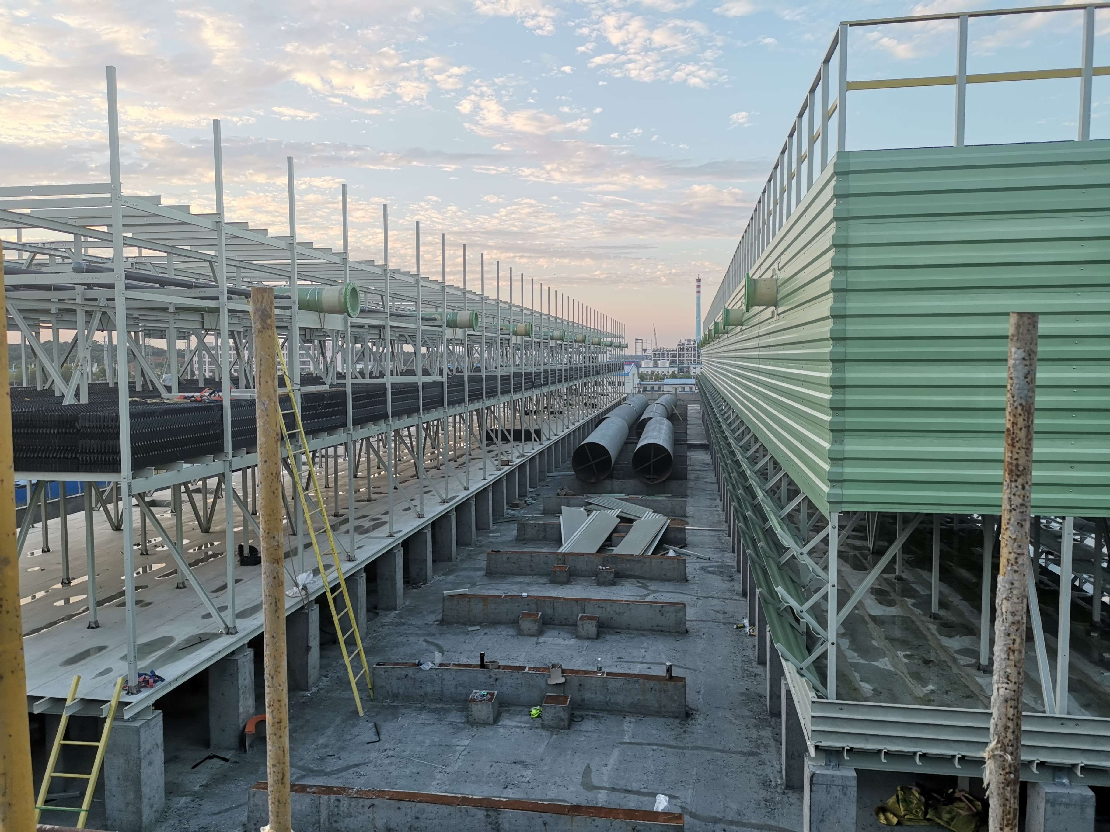 cooling Tower fills برج خنک کننده پر می شود