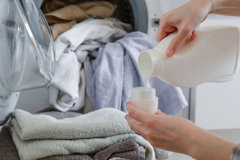 Why Homemade Laundry Soap Is Bad in 2026 (And What Smart Laundry Brands Should Use Instead) Mengapa Sabun Dobi Buatan Sendiri Buruk pada 2026 (Dan Jenama Dobi Pintar Yang Patut Digunakan)
