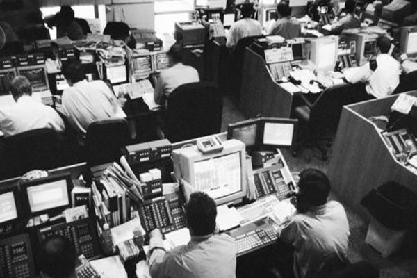 5 Kinds of Office Chairs in Different Eras