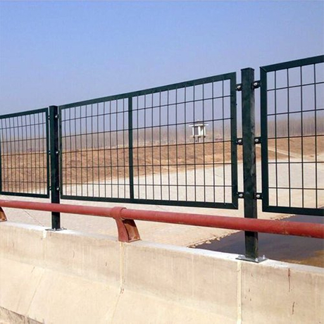 Welded Wire Mesh Fence