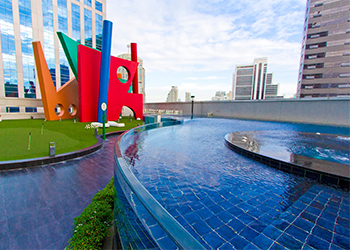 Gebogen-acryl-zwembad3