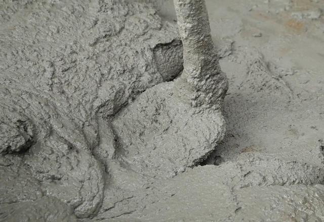 Characteristic of Polycarboxylic acid superplasticizer at different temperatures