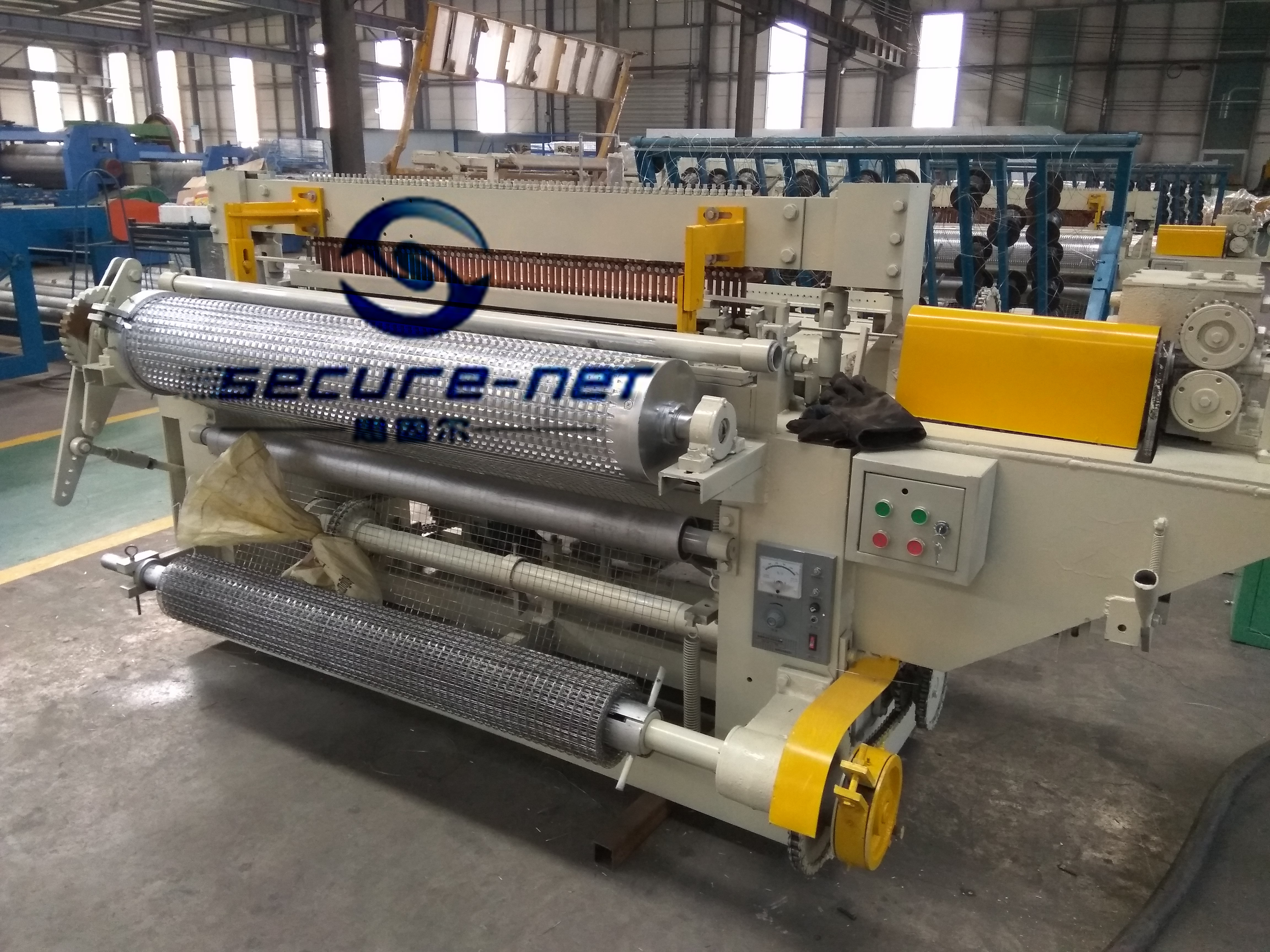 welded wire metal mesh machine in china