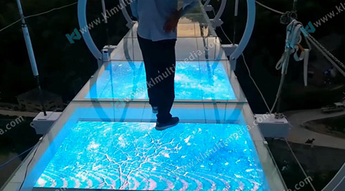 شاشة زجاجية ثلاثية الأبعاد ذات تأثير خاص