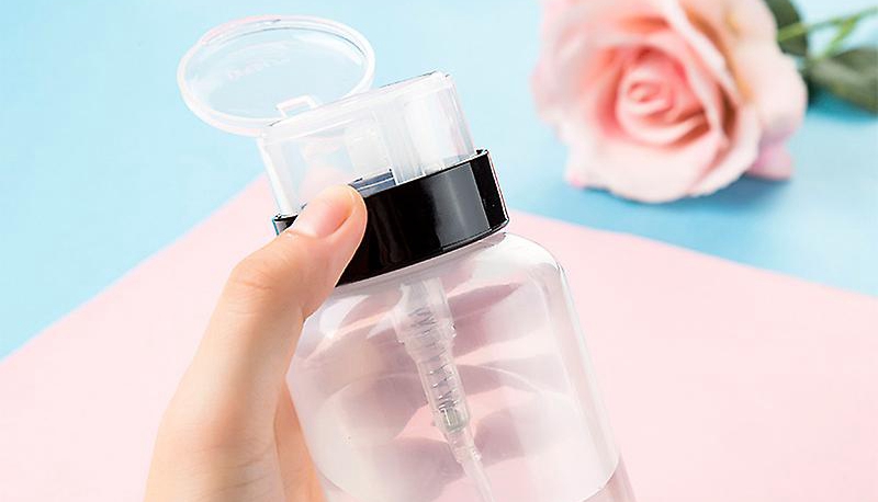 Os benefícios de usar uma bomba para o seu esmalte: menos desperdício de produto, mais custo-benefício