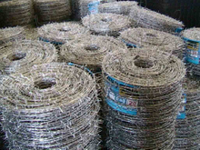 The Difference of Barbed Wire and Welded Razor Wire Mesh