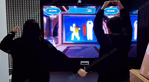 لعبة ثقب في الحائط