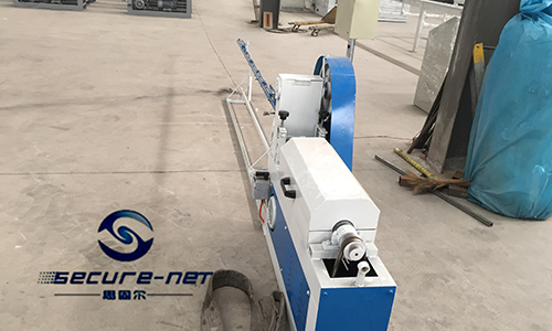 CNC automatic wire straightening and cutting machine