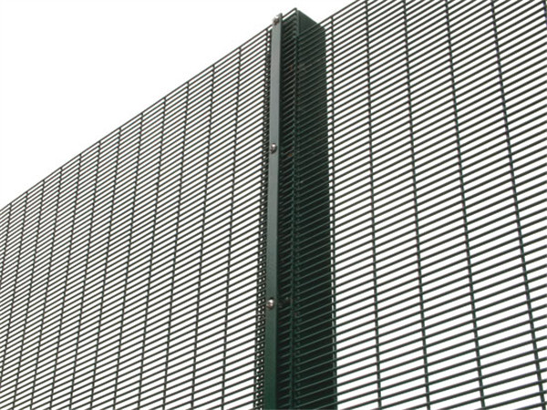 The Difference of 358 Anti-climb Fence and Welded Razor Wire Mesh