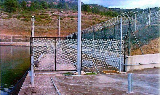 Welded Razor Wire Mesh Gives A Premium Protection.2