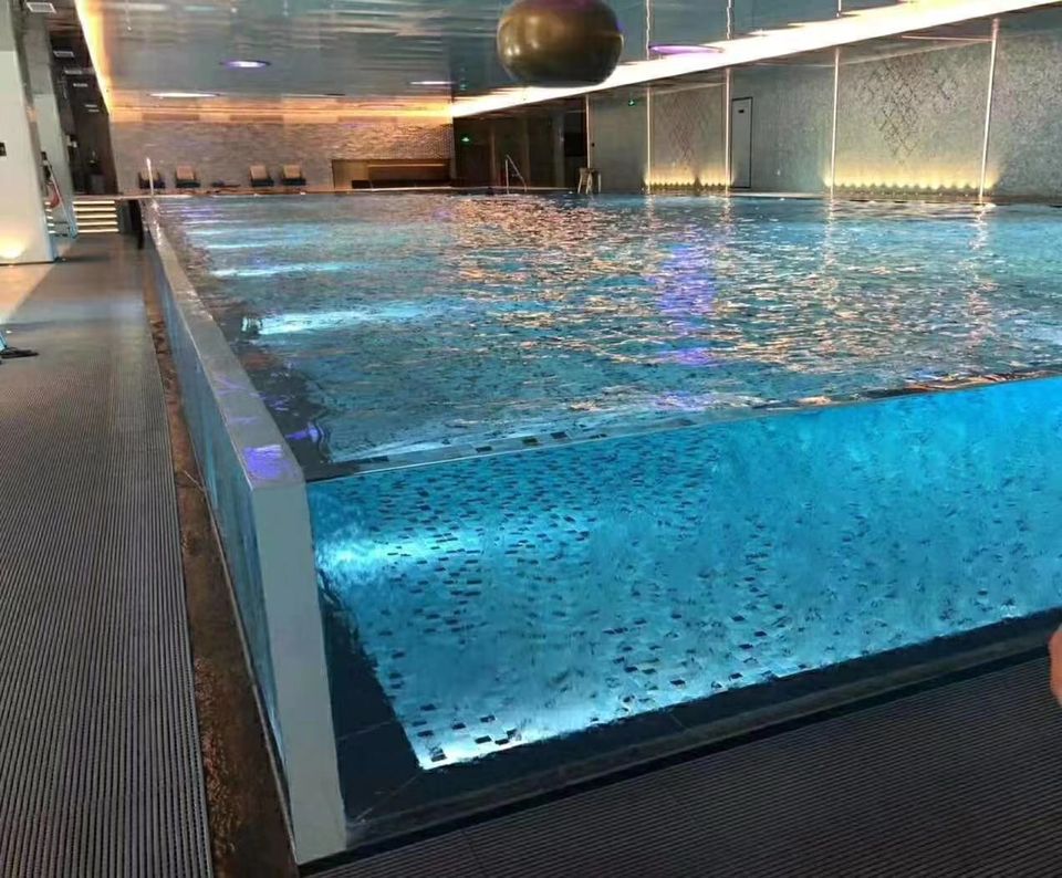 L-hina piscina .
